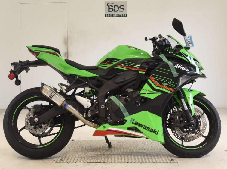 Мотоцикл Kawasaki ZX-4R SE з пробігом 14258 km
