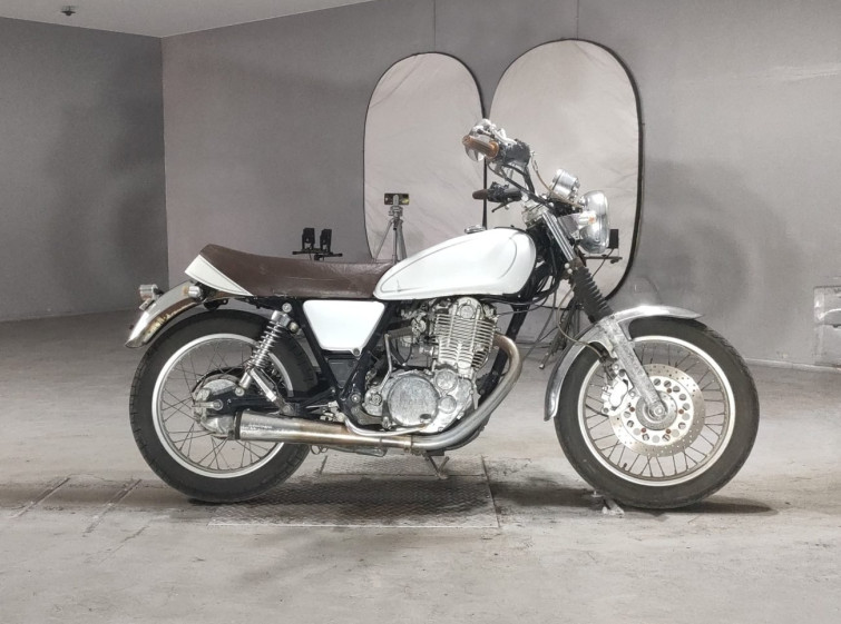 Мотоцикл Yamaha SR400 з пробігом 8582 km