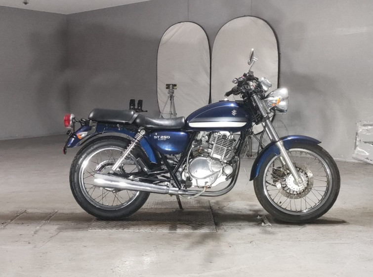 Мотоцикл Suzuki ST250E з пробігом 5732 km