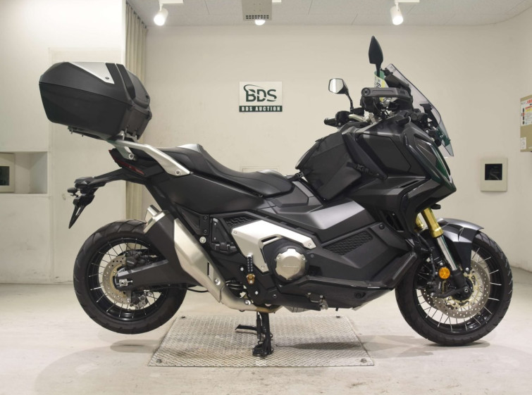 Мотоцикл Honda X-ADV750 з пробігом 1025 km
