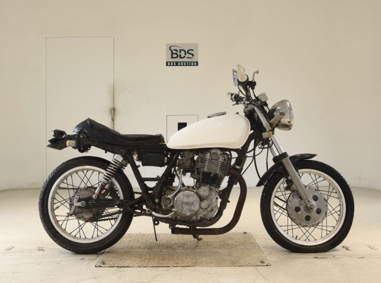 Мотоцикл Yamaha SR400-2 с пробегом 19577 km