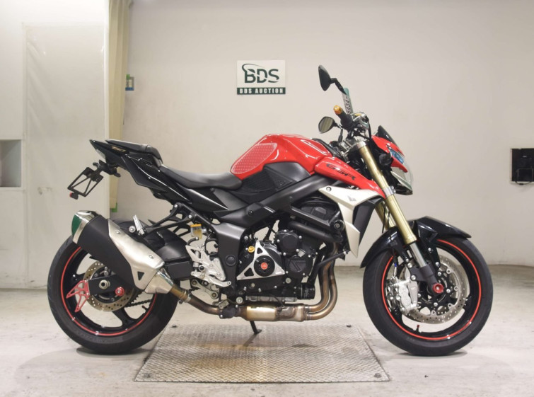 Мотоцикл Suzuki GSR750 з пробігом 7896 km
