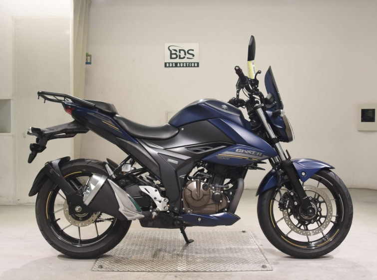 Мотоцикл Suzuki GIXXER250 з пробігом 4037 km