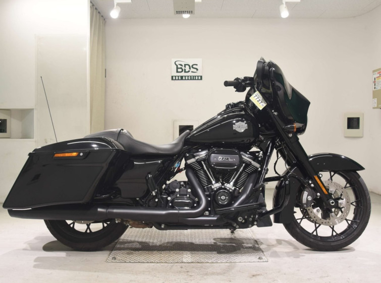 Мотоцикл HD STREET GLIDE FLHXS1870 с пробегом 4883 km