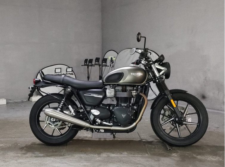 Мотоцикл Triumph STREET TWIN 900 з пробігом 6441 km