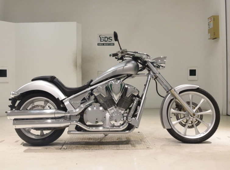 Мотоцикл Honda VT1300CX FURY з пробігом 18852 km