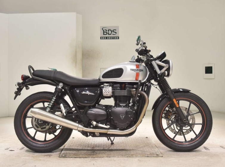 Мотоцикл Triumph STREET TWIN з пробігом 19064 km