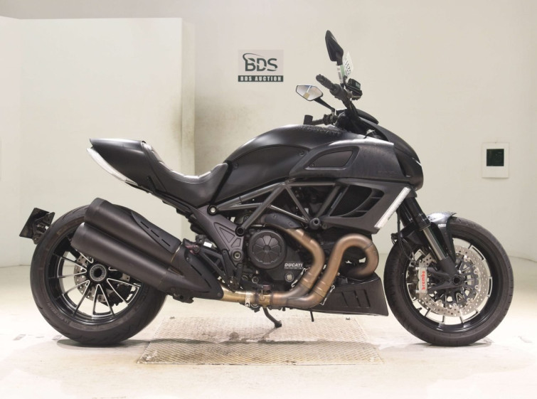 Мотоцикл Ducati DIAVEL з пробігом 16371 km