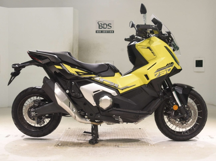 Мотоцикл Honda X-ADV750-2 з пробігом 5051 km