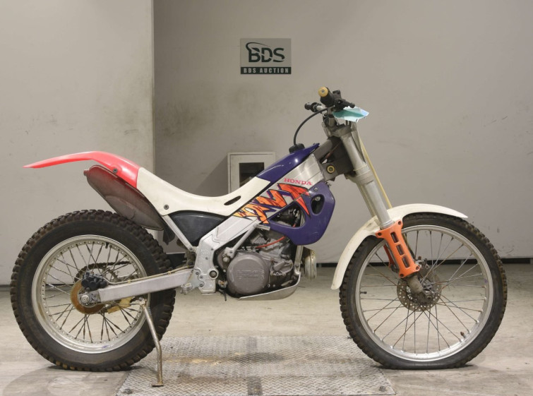 Мотоцикл Honda TLR200