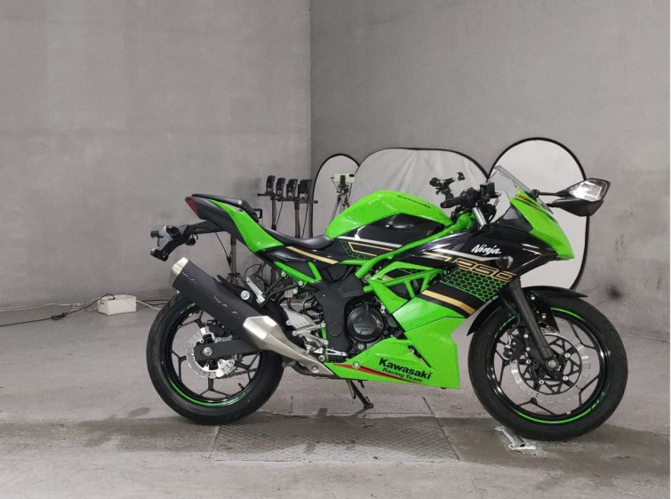 Мотоцикл Kawasaki NINJA250 з пробігом 3664 km