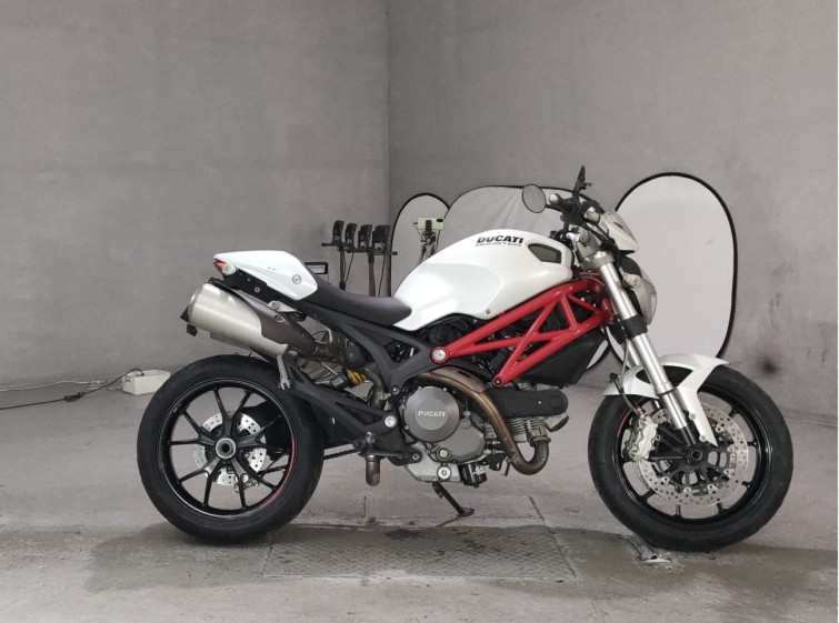 Мотоцикл Ducati MONSTER 796 с пробегом 13837 km