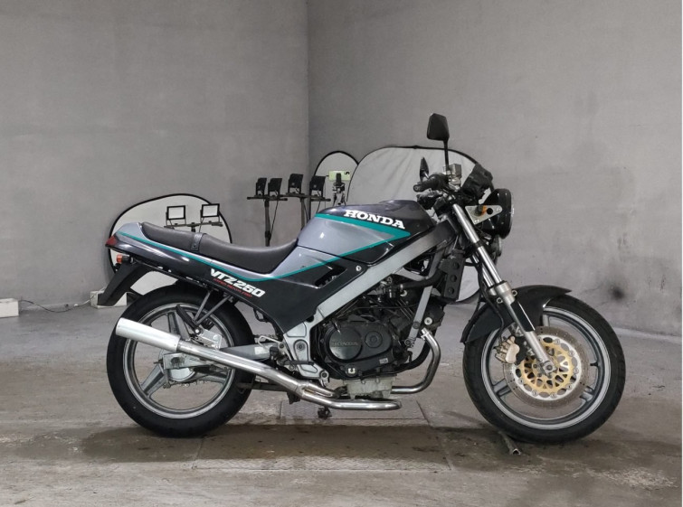 Мотоцикл Honda VTZ250 з пробігом 19783 km
