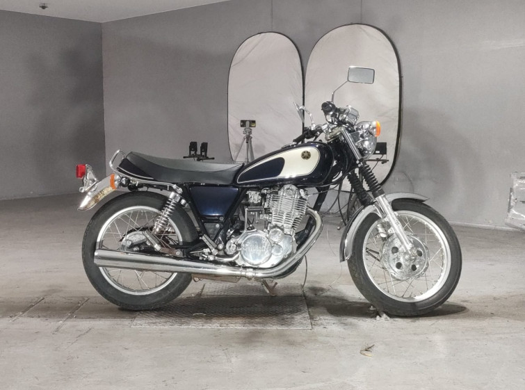 Мотоцикл Yamaha SR400 з пробігом 2608 km