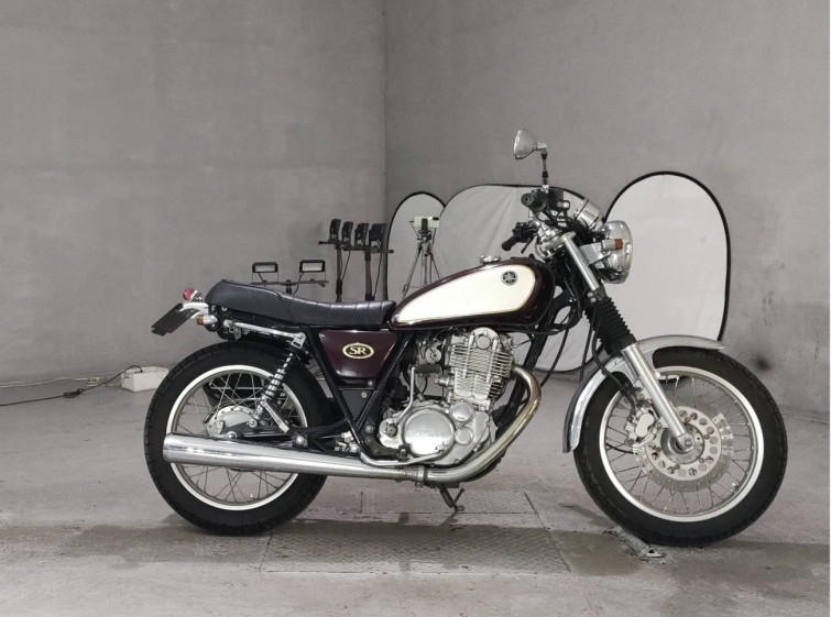 Мотоцикл Yamaha SR400 с пробегом 17989 km