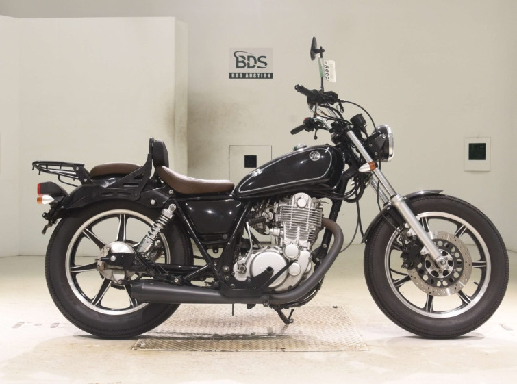 Мотоцикл Yamaha SR400 з пробігом 4401 km