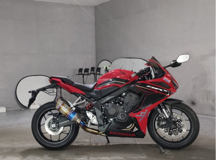 Мотоцикл Honda CBR650R з пробігом 5333 km