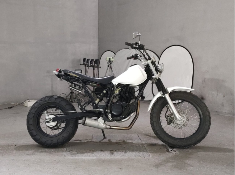 Мотоцикл Yamaha TW200 с пробегом 8971 km
