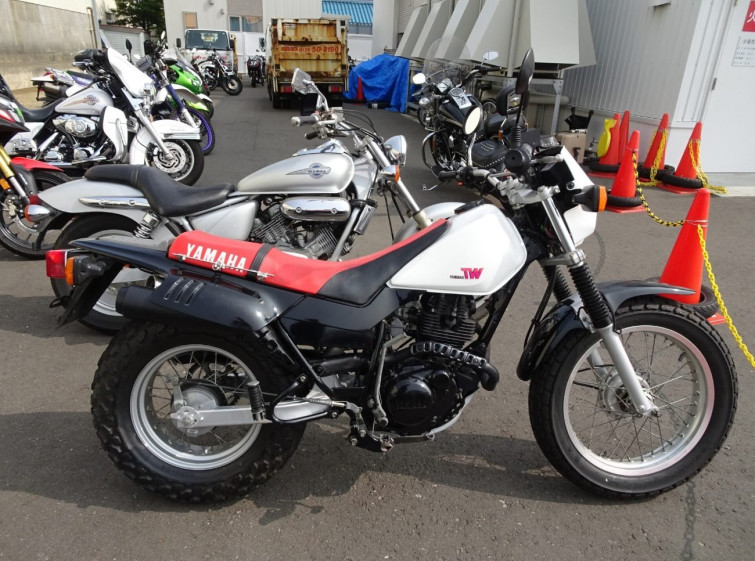 Мотоцикл Yamaha TW200 с пробегом 5460 km