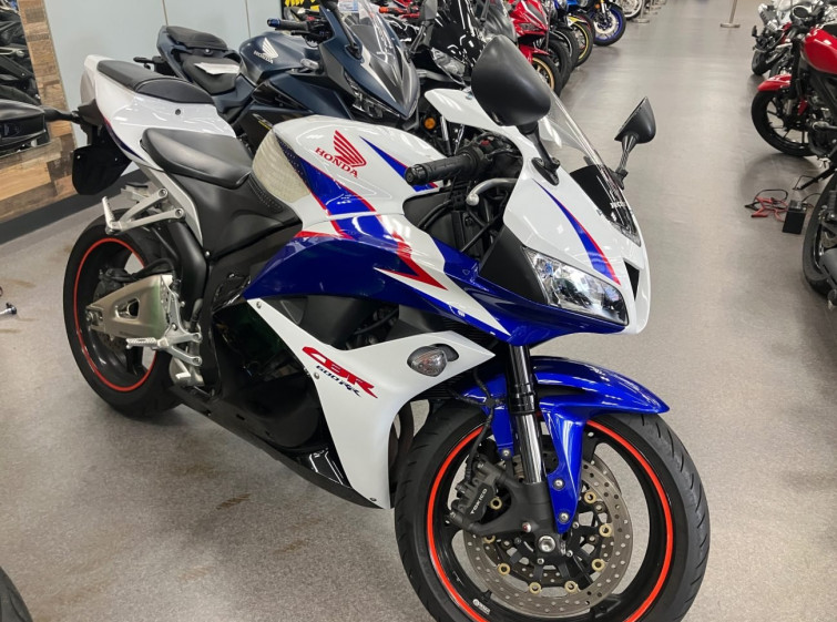 Мотоцикл Honda CBR600RR с пробегом 21463 km