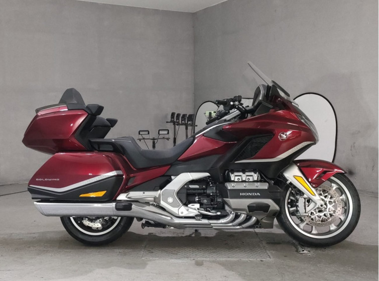 Мотоцикл Honda GL1800 TOUR D з пробігом 11075 km