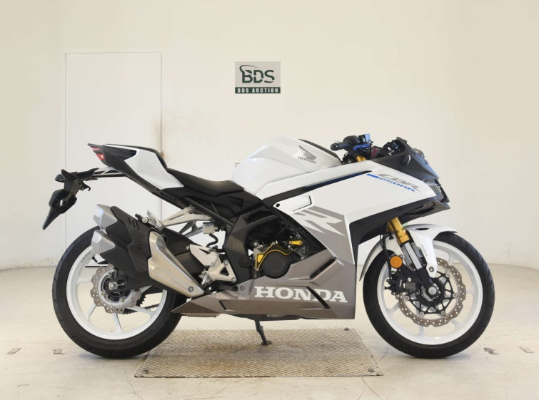 Мотоцикл Honda CBR250RR з пробігом 1236 km