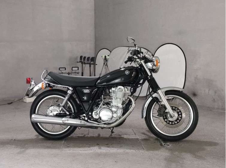 Мотоцикл Yamaha SR400 с пробегом 1319 km