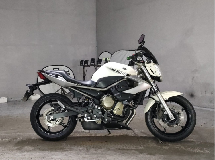 Мотоцикл Yamaha XJ6N с пробегом 33202 km