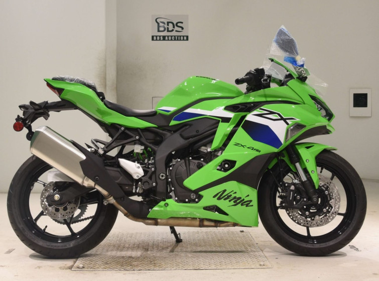 Мотоцикл Kawasaki ZX-4RR с пробегом 3 km