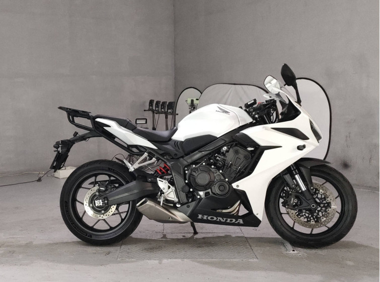 Мотоцикл Honda CBR650R з пробігом 21093 km