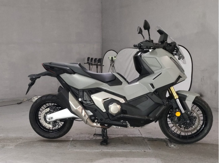 Мотоцикл Honda X-ADV750 з пробігом 7122 km