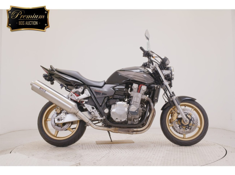Мотоцикл Honda CB1300SF с пробегом 24127 km