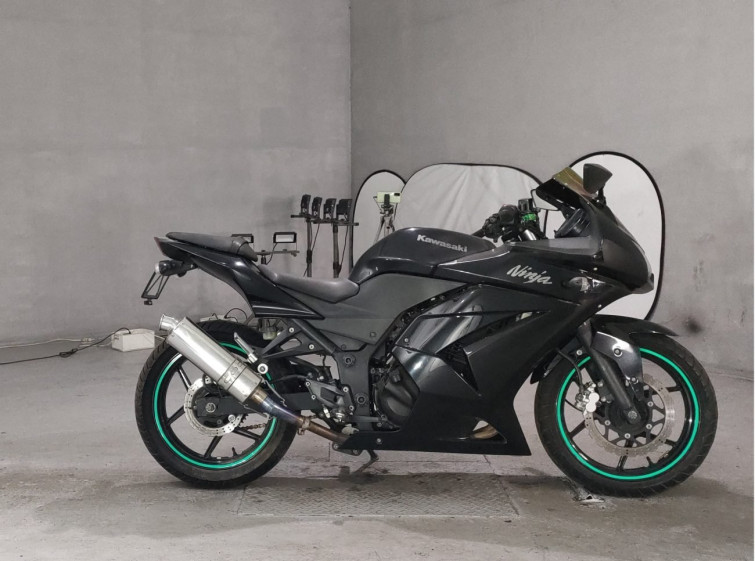 Мотоцикл Kawasaki NINJA250R с пробегом 17839 km