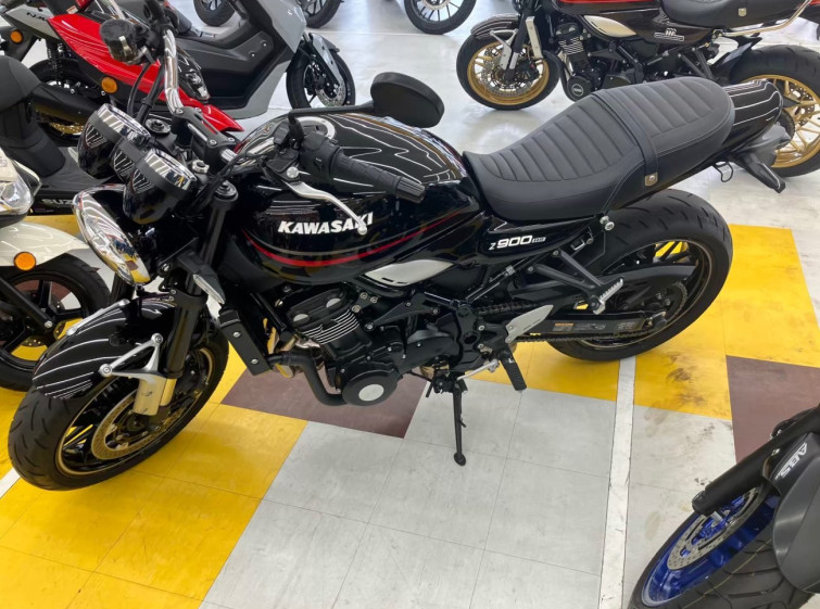 Мотоцикл Kawasaki Z900RS з пробігом 6881 km