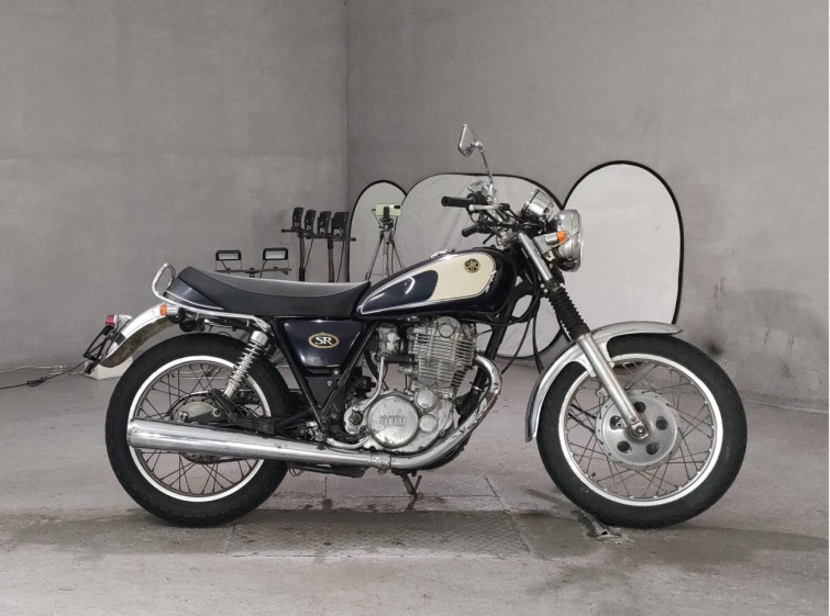 Мотоцикл Yamaha SR400 с пробегом 8719 km