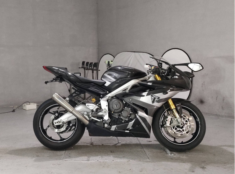 Мотоцикл Triumph DAYTONA MOTO2 765 LTD з пробігом 8802 km