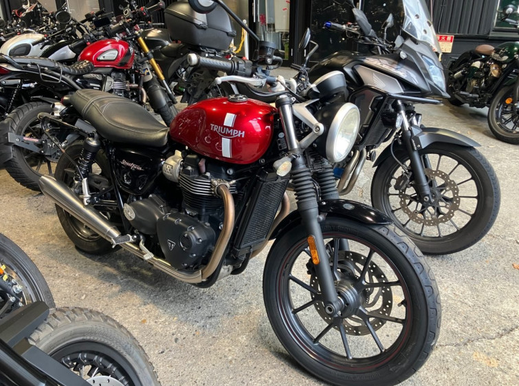Мотоцикл Triumph STREET TWIN з пробігом 33762 km