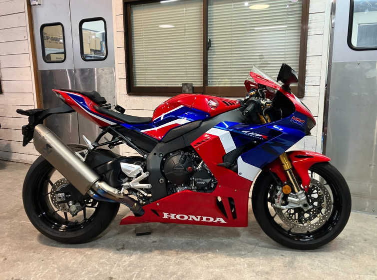 Мотоцикл Honda CBR1000RR-R FB SP с пробегом 7292 km