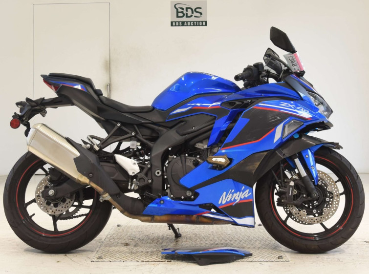 Мотоцикл Kawasaki ZX-4R с пробегом 20800 km