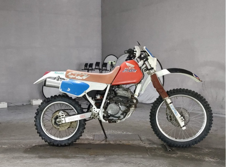 Мотоцикл Honda XR250