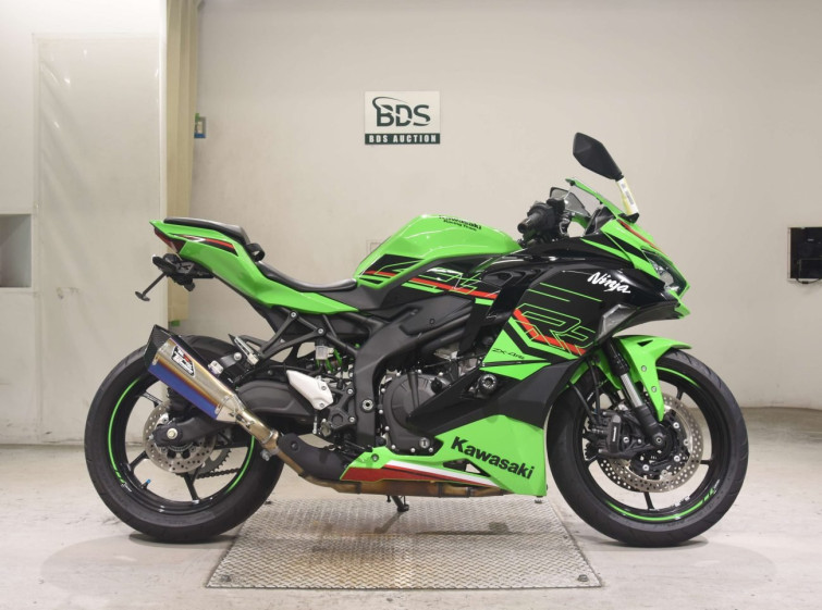 Мотоцикл Kawasaki ZX-4RR с пробегом 5289 km
