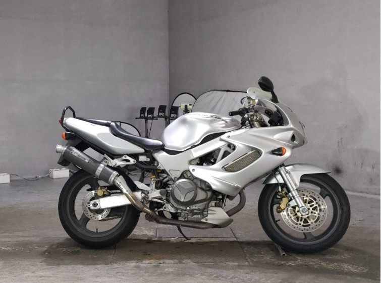 Мотоцикл Honda VTR1000F с пробегом 28214 km