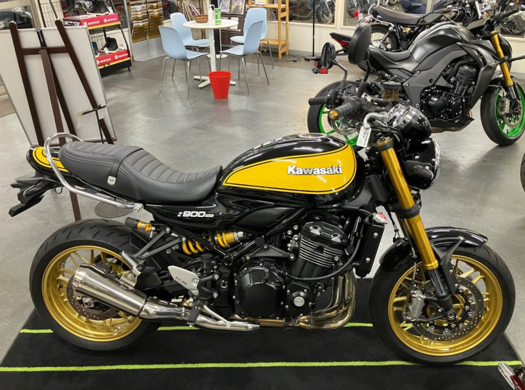 Мотоцикл Kawasaki Z900RS з пробігом 2246 km