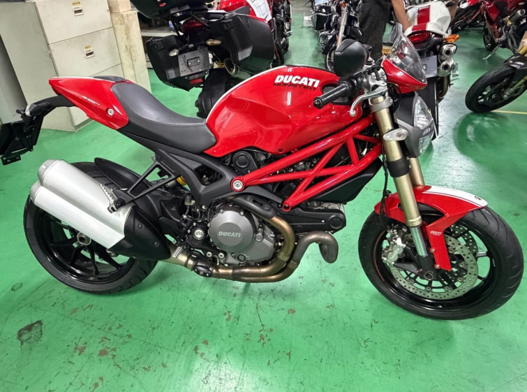 Мотоцикл Ducati MONSTER 1100 EVO з пробігом 12449 km