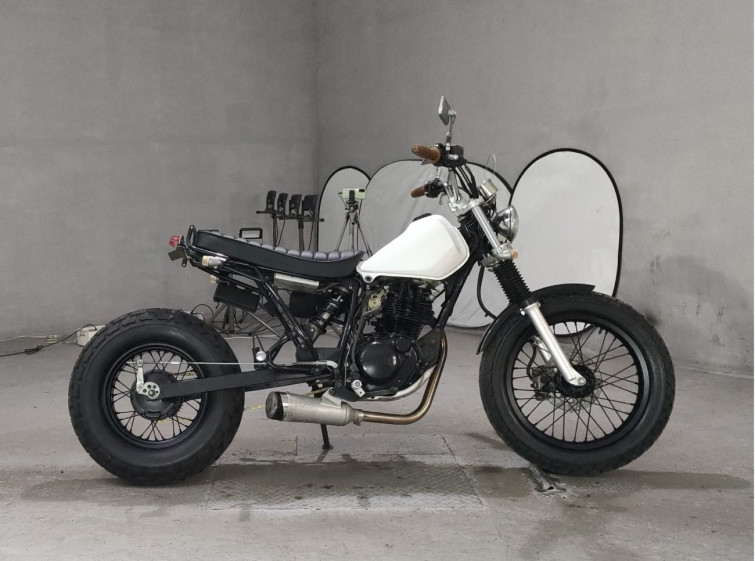 Мотоцикл Yamaha TW225 з пробігом 8798 km