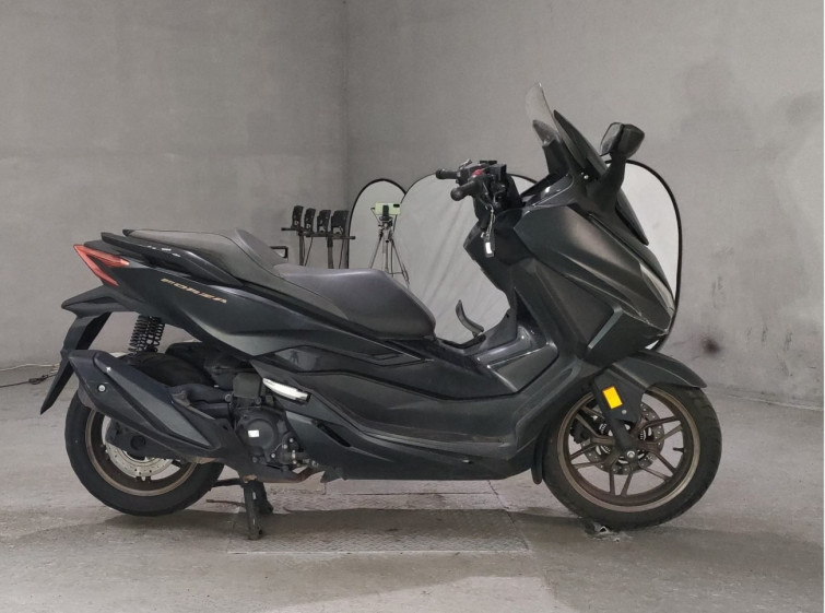Мотоцикл Honda FORZA з пробігом 33481 km