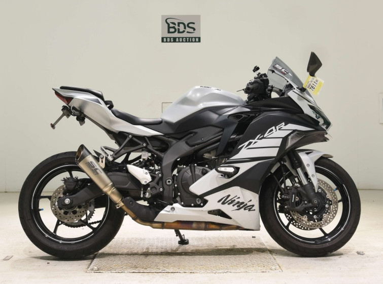 Мотоцикл Kawasaki ZX-4R SE з пробігом 9661 km