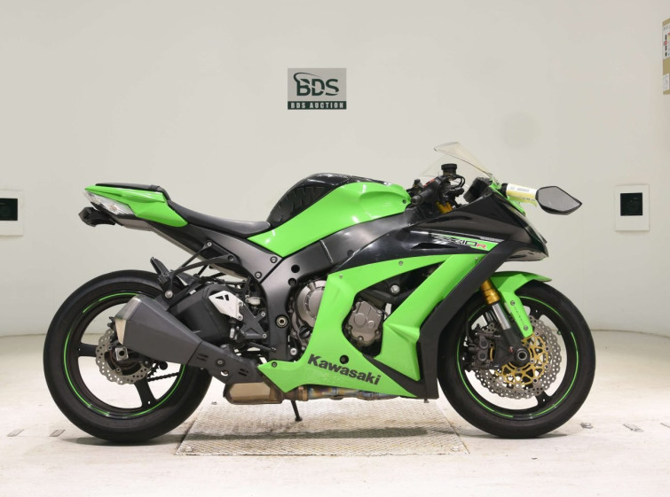 Мотоцикл Kawasaki NINJA ZX-10R с пробегом 48800 km