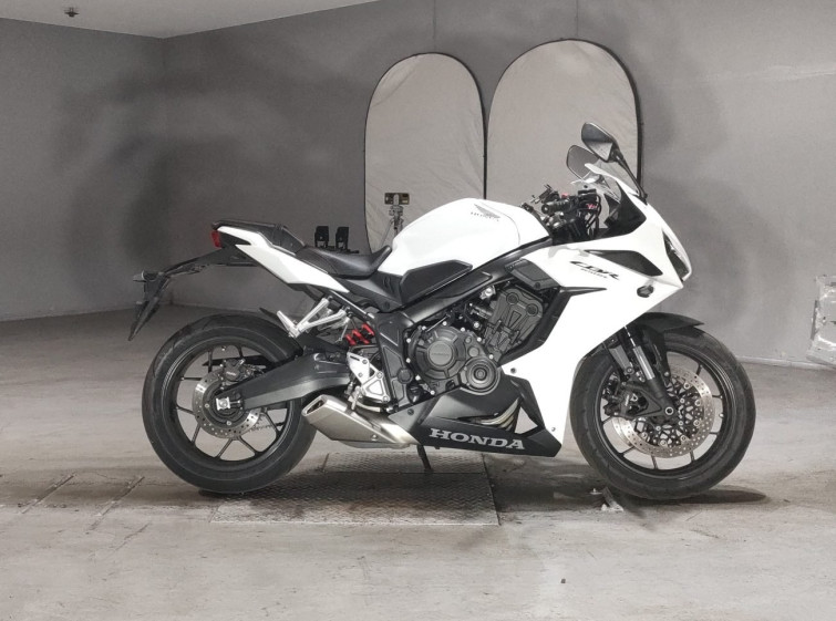 Мотоцикл Honda CBR650R з пробігом 42954 km