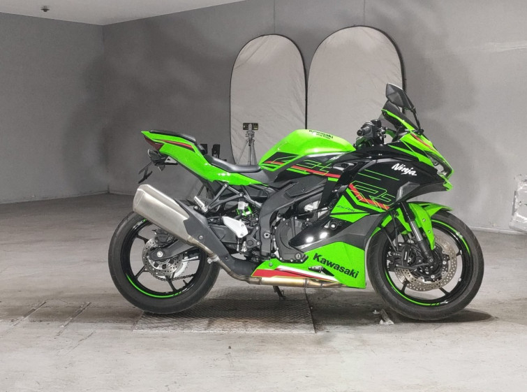 Мотоцикл Kawasaki NINJA ZX-4RR з пробігом 11098 km